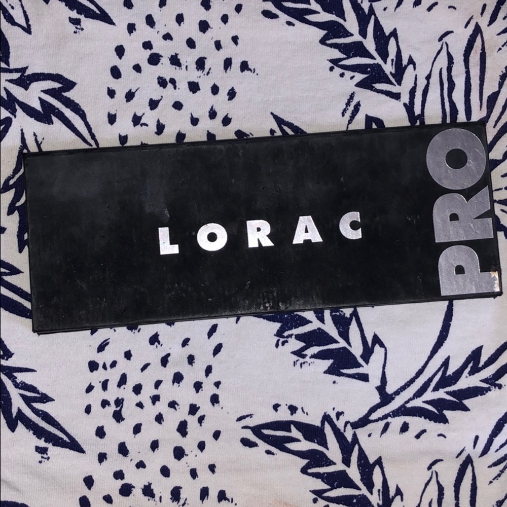 Lorac pro eyeshadow pallet